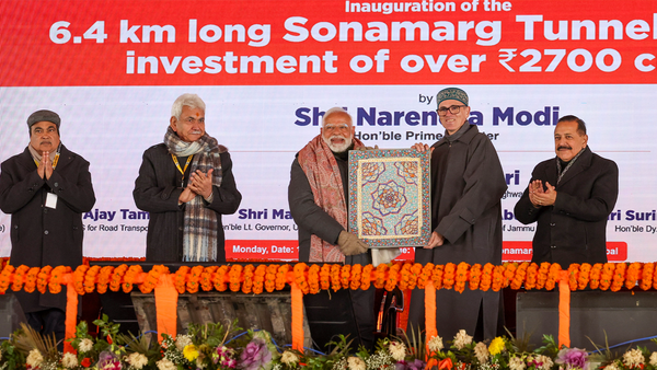 PM Modi Reaffirms Statehood Promise at Sonamarg Tunnel Launch